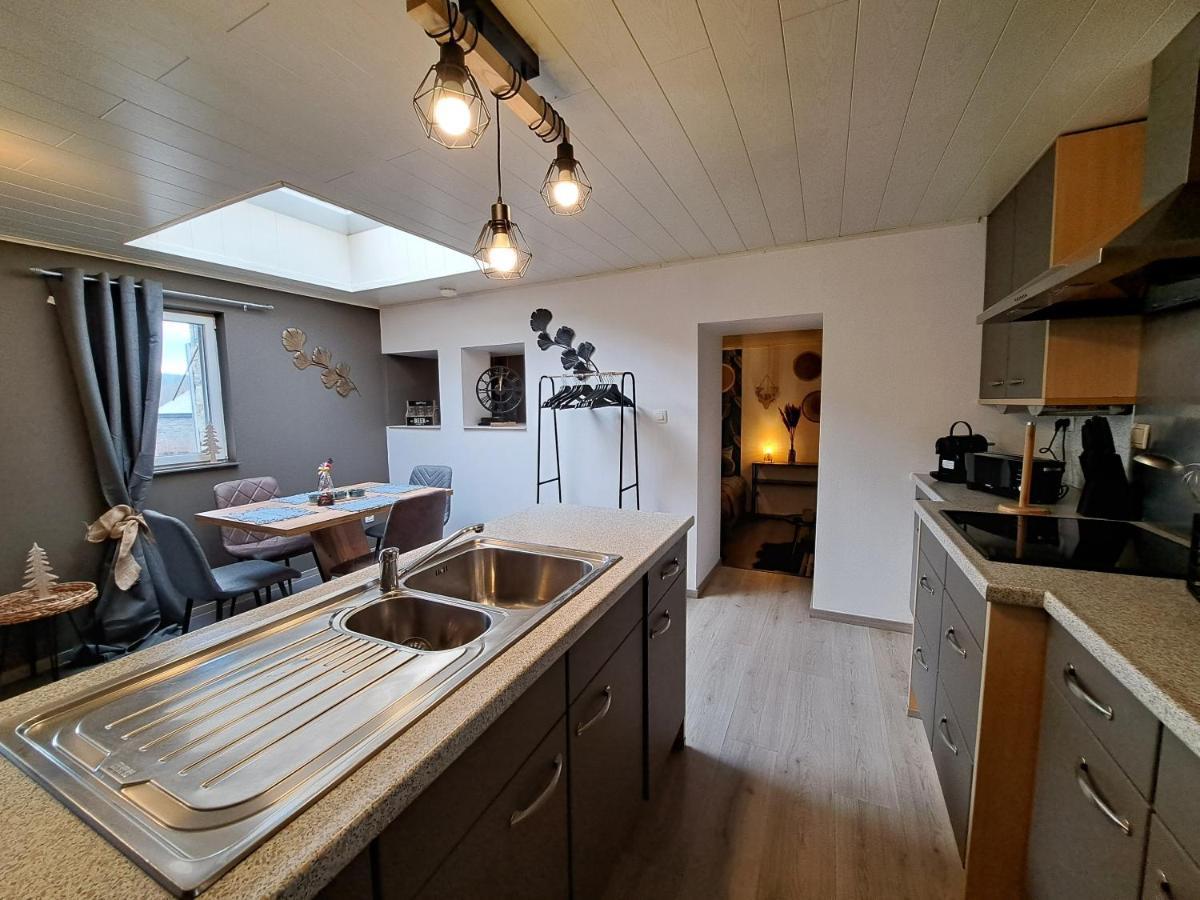 Aux Champs Des Cloches Apartamento Houffalize Exterior foto